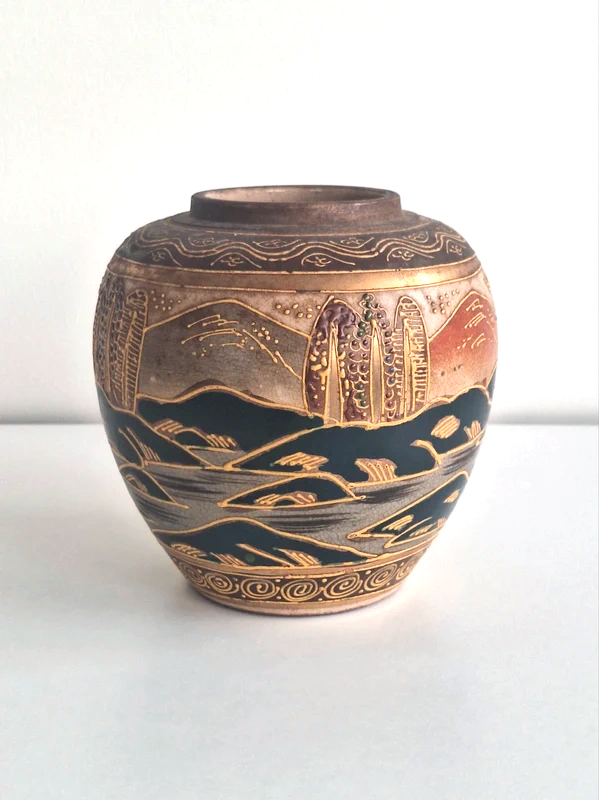 Satsuma vase