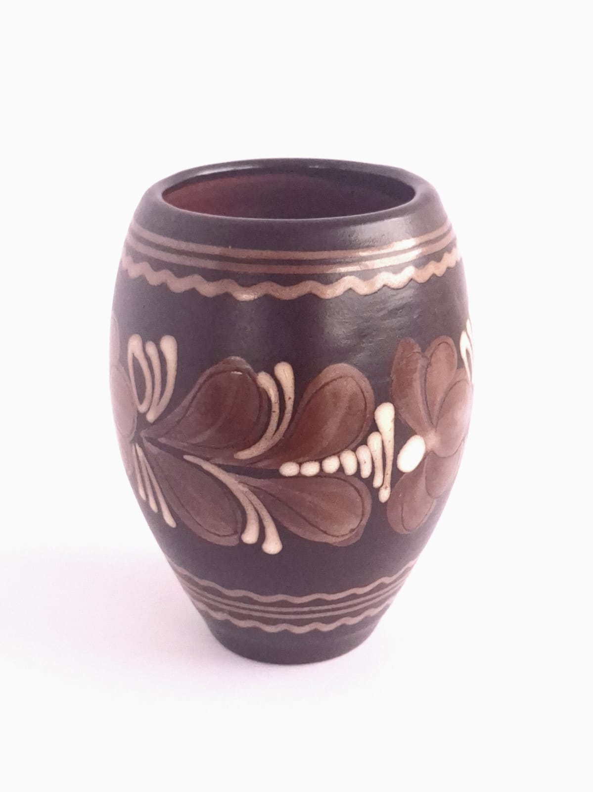 Bulgarian Troyan-style vase